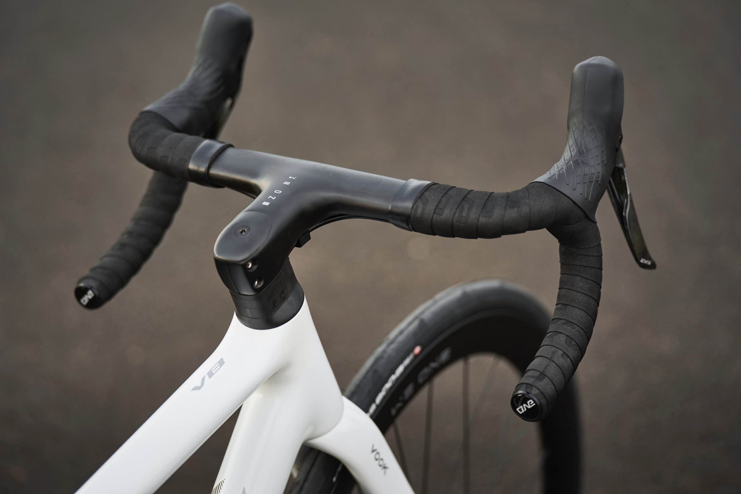 VOOK V8 Carbon Fiber Bike